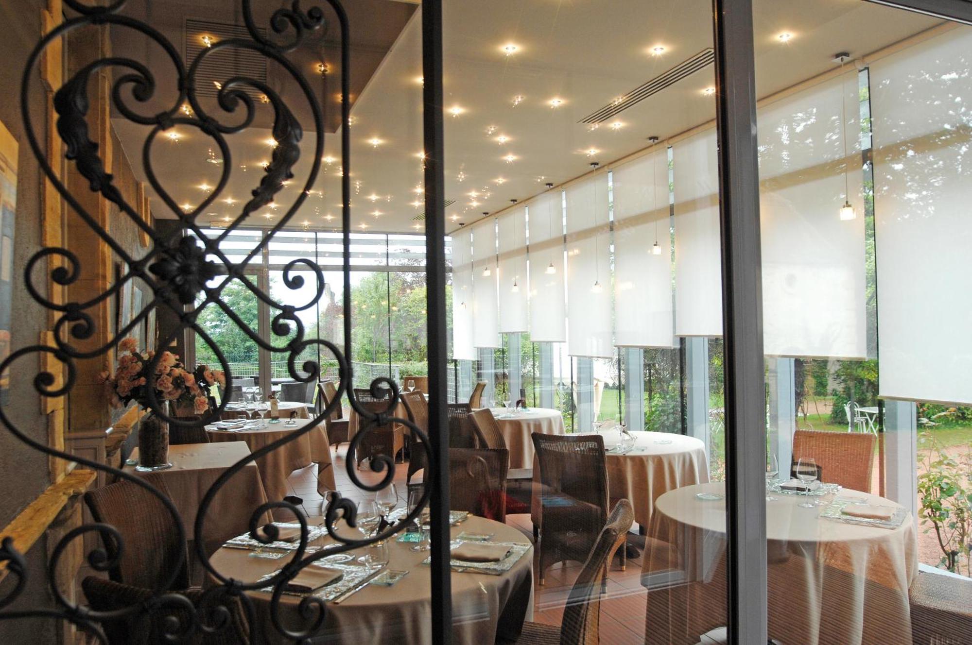 Chateau De Champlong Table Hotel **** Golf & Spa Villerest  외부 사진