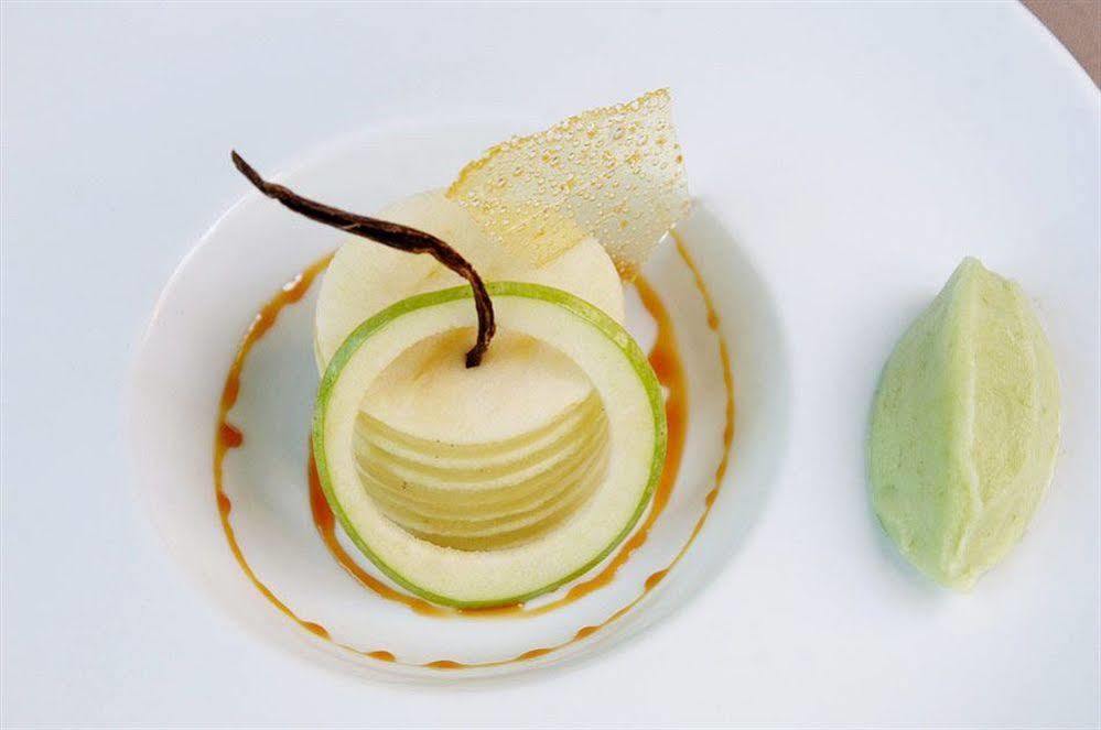 Chateau De Champlong Table Hotel **** Golf & Spa Villerest  외부 사진