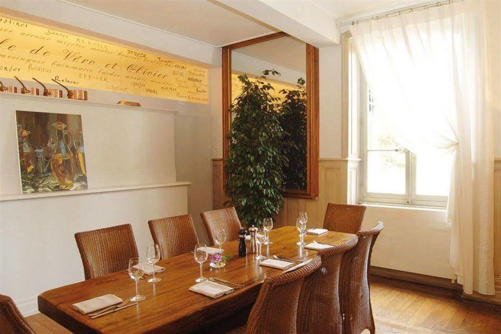 Chateau De Champlong Table Hotel **** Golf & Spa Villerest  외부 사진