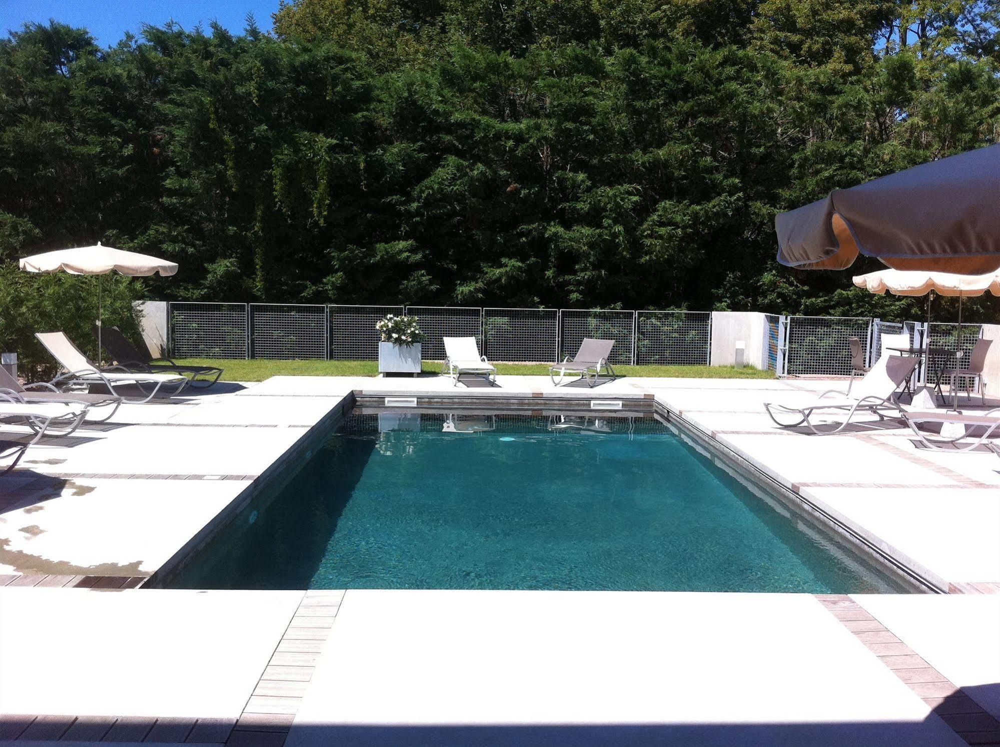Chateau De Champlong Table Hotel **** Golf & Spa Villerest  외부 사진